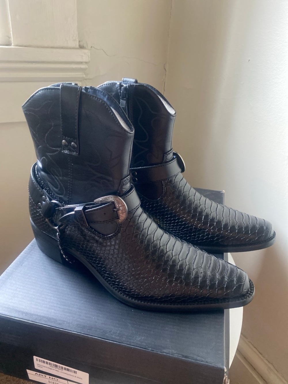 Black Men’s Western Boots with Belt Chain Buckle- Classic Leather Look